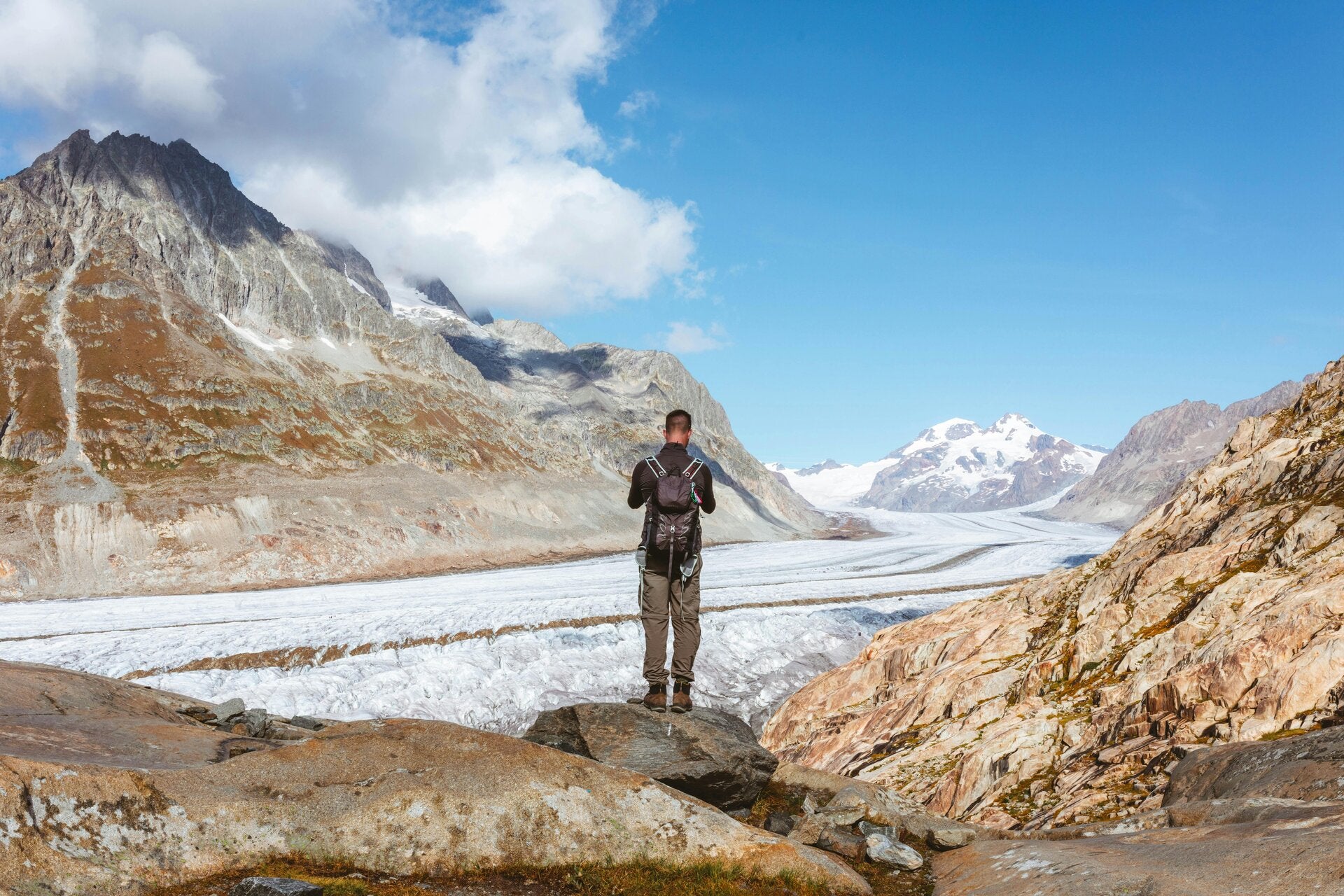 Guided alpine hike above Lake Lucerne, discovering panoramic viewpoints, peaceful mountain trails, and hidden Swiss landscapes at a flexible pace.