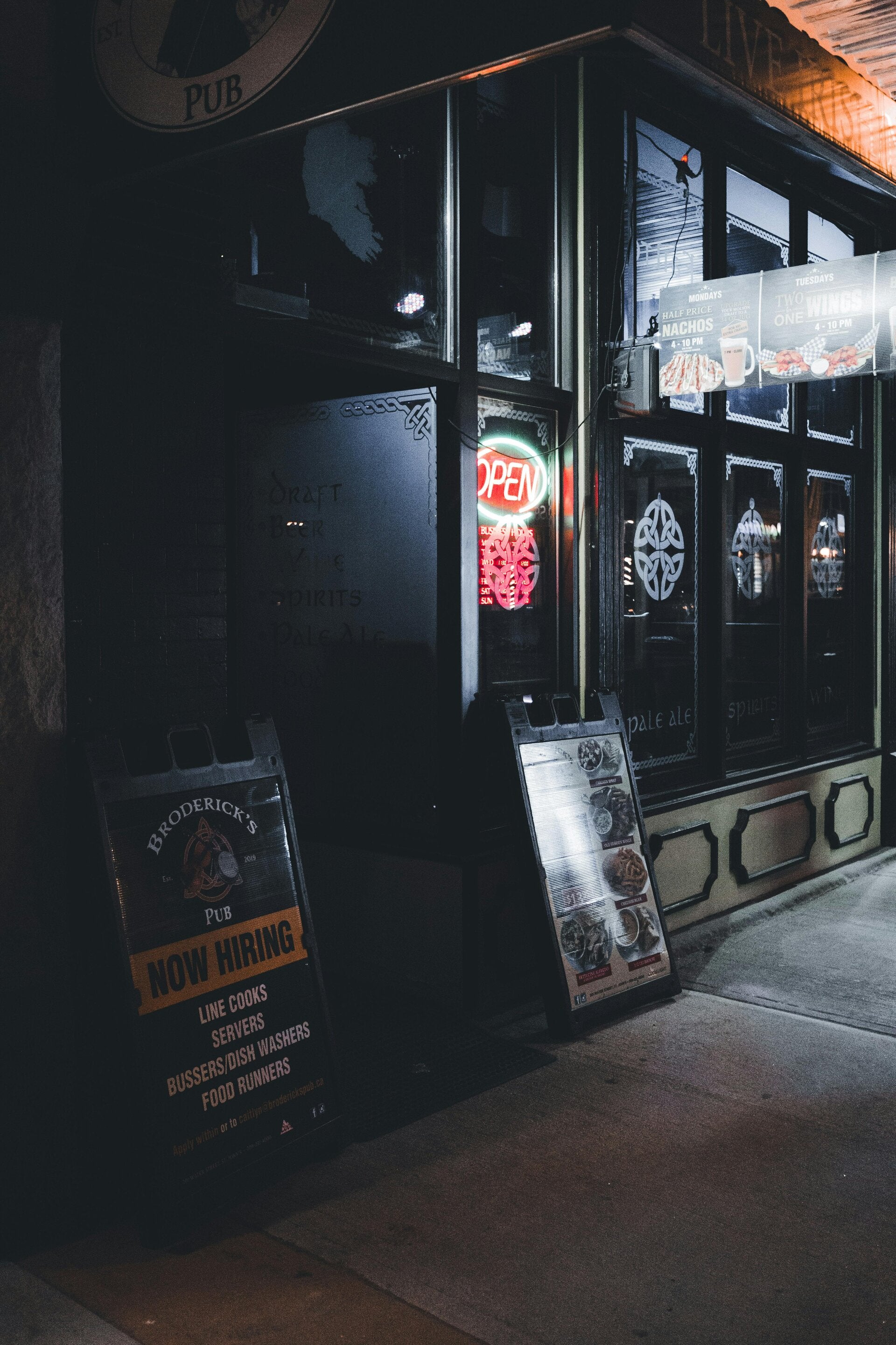 Panneaux lumineux et enseignes