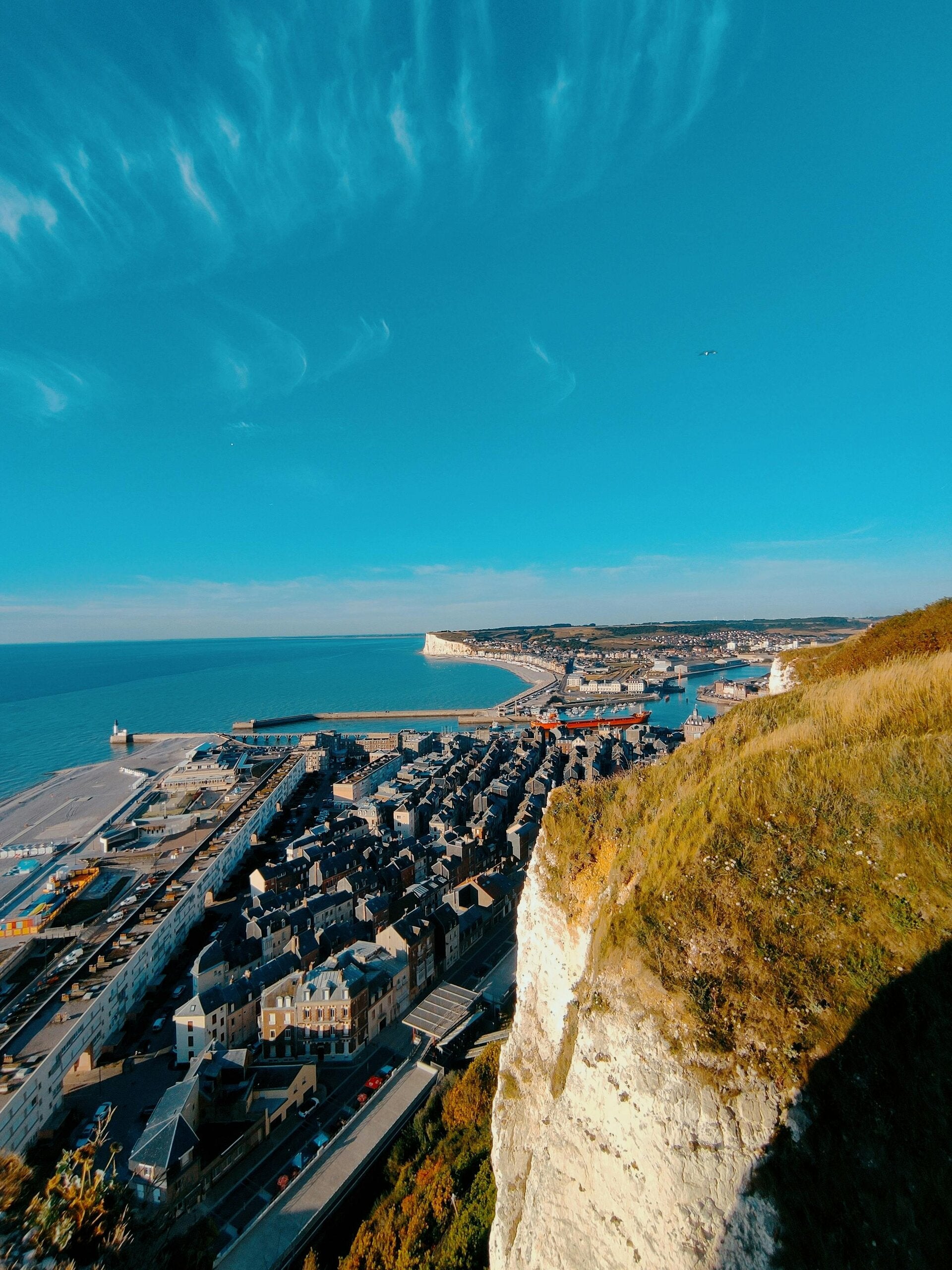 Transfert longue distance avec chauffeur privé entre Caen et Cherbourg