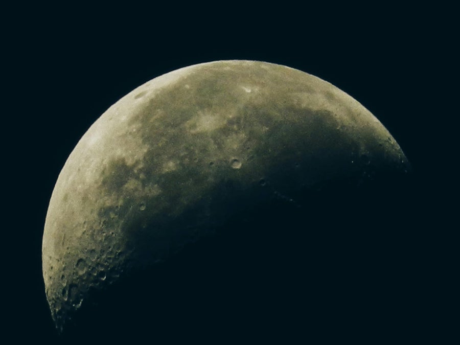 Découverte lunaire : de l’eau sur toute la surface du Lune, une clé pour l’exploration spatiale ?