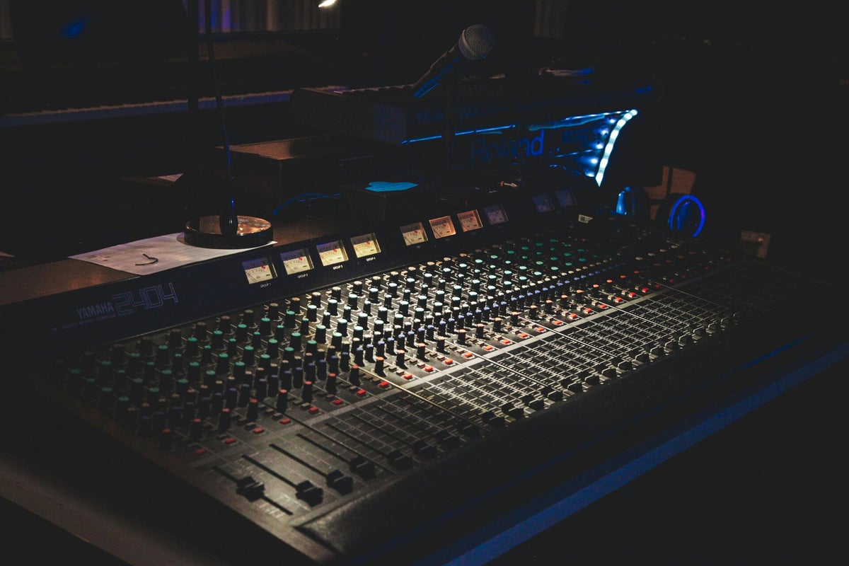 Services | store-corner-records.com