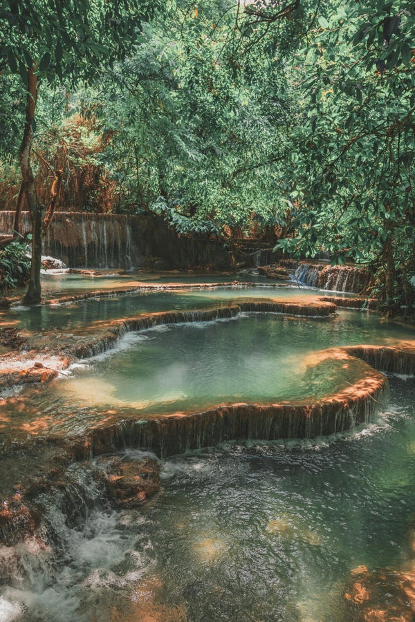 Bassins turquoise des cascades de Kuang Si