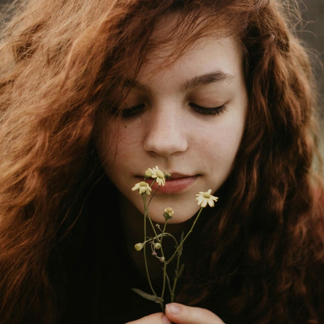Foto Jonathan Goncalves meisje madeliefjes Missnienox poëzie