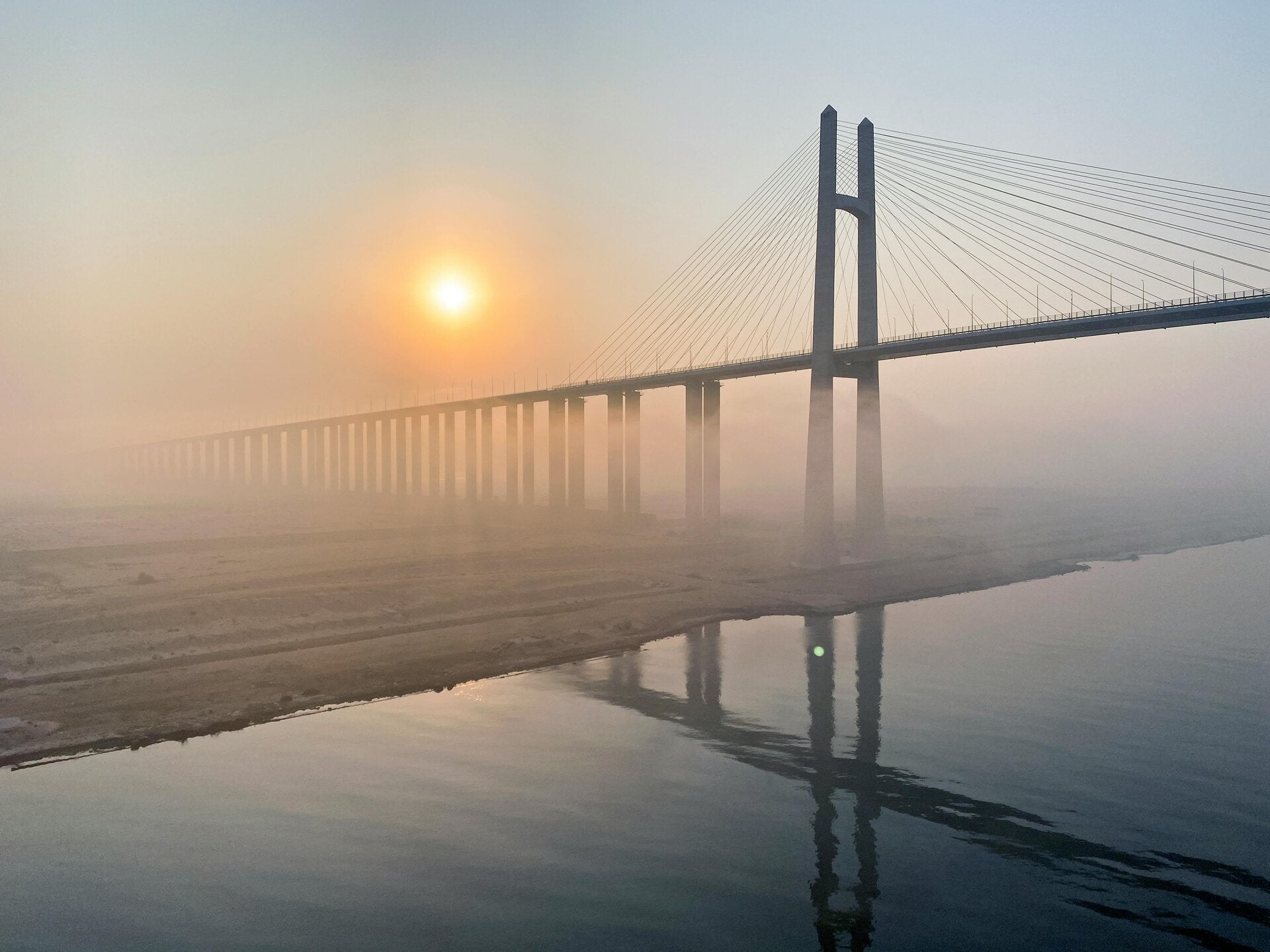 Brücke im Nebel 
