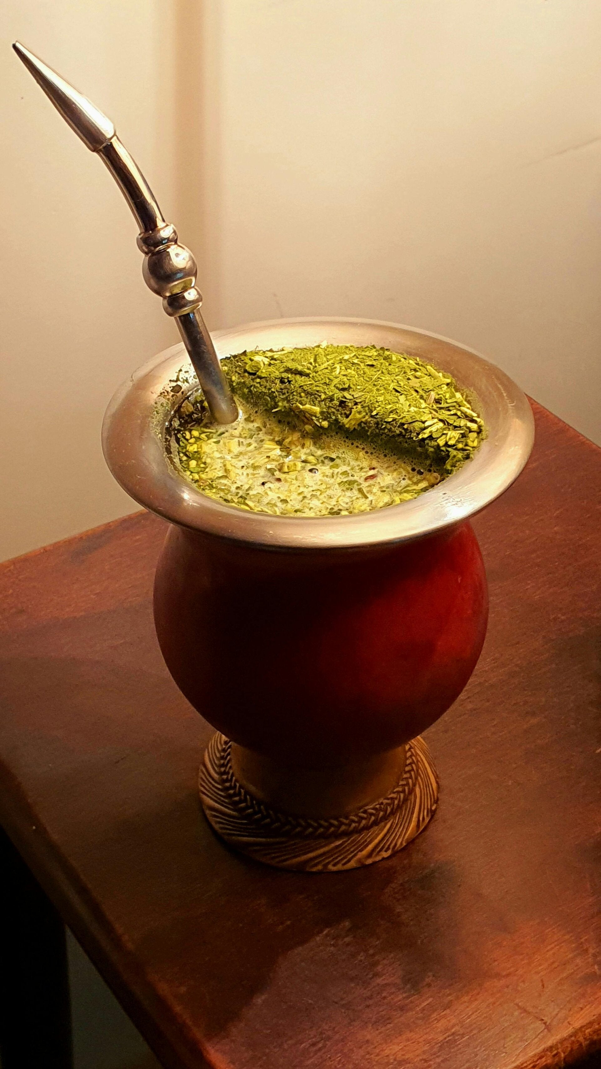 un bol de maté preparé