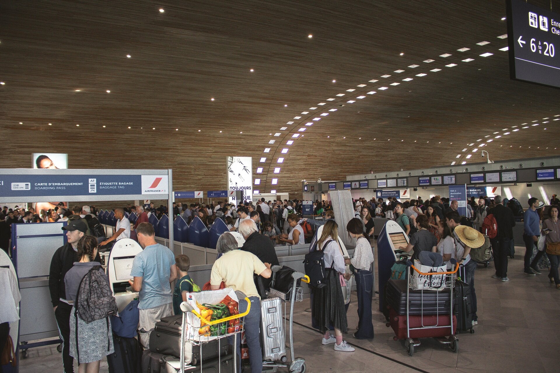 Correspondance entre CDG et Orly : changer d’aéroport à Paris, c’est entrer en France