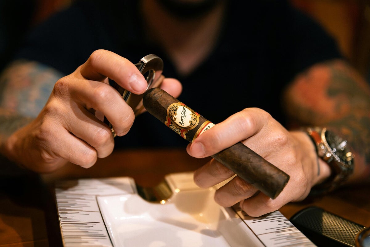 mancera red tobacco цена Купи Mancera Red Tobacco Intense Унисекс парфюмен екстракт на супер цена –  бърза доставка и оригинални продукти!