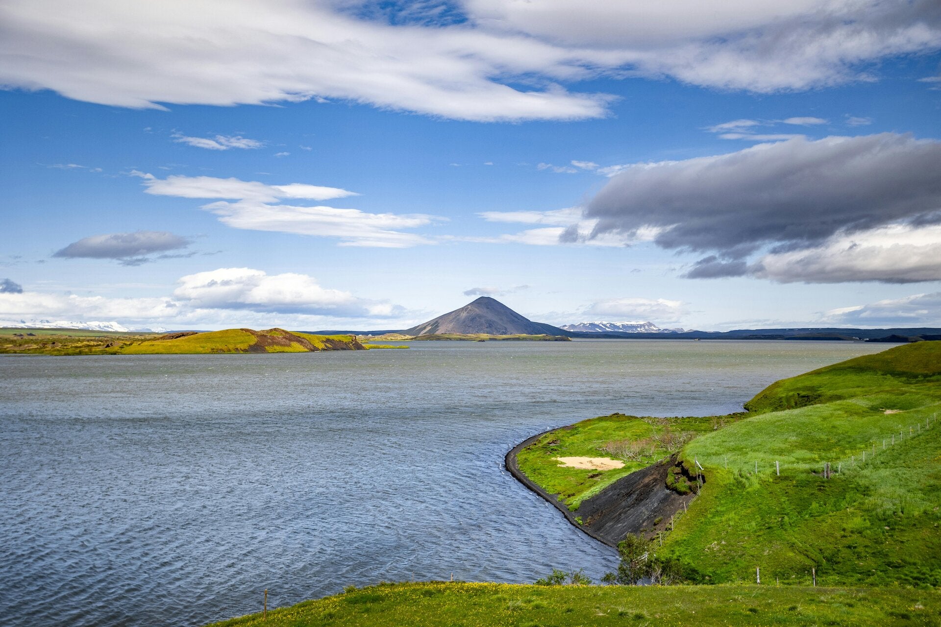 nestaxi nestaxi airport taxi iceland taxi iceland