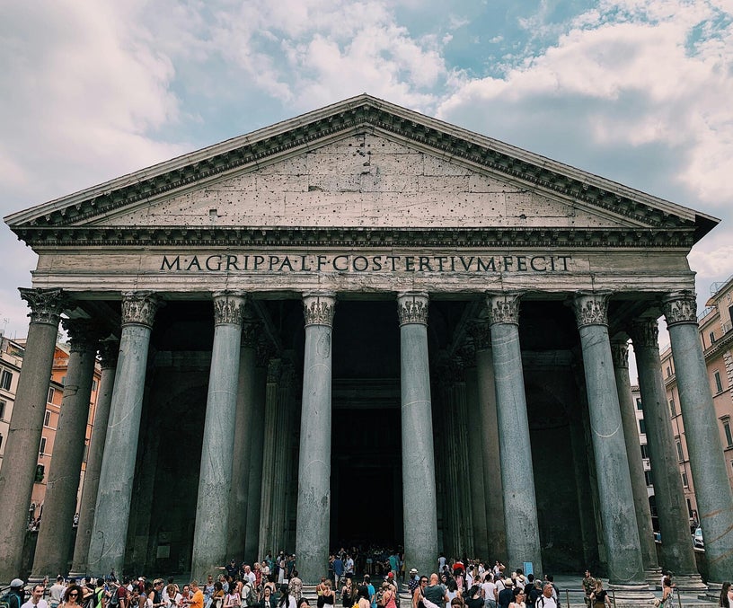 Pantheon a piedi da Via del Mascherino 42 00193 Roma