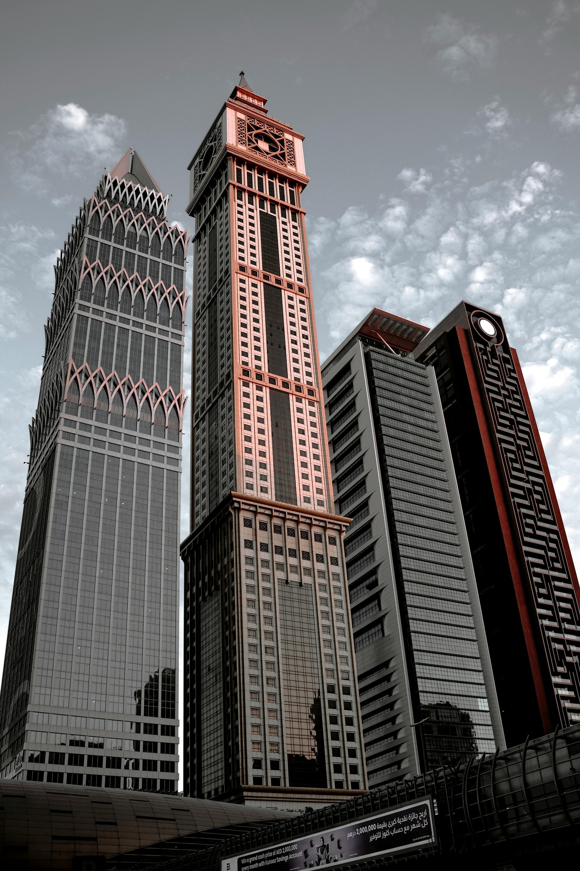 hoogoprijzende wolkenkrabbers nemen ruimte in en versmallen je horizon