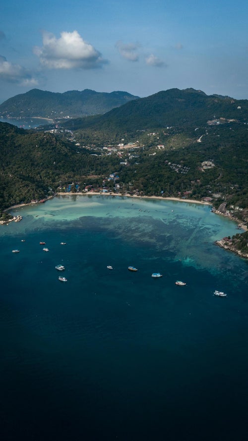 Baie vue du ciel dans le golfe de Thaïlande