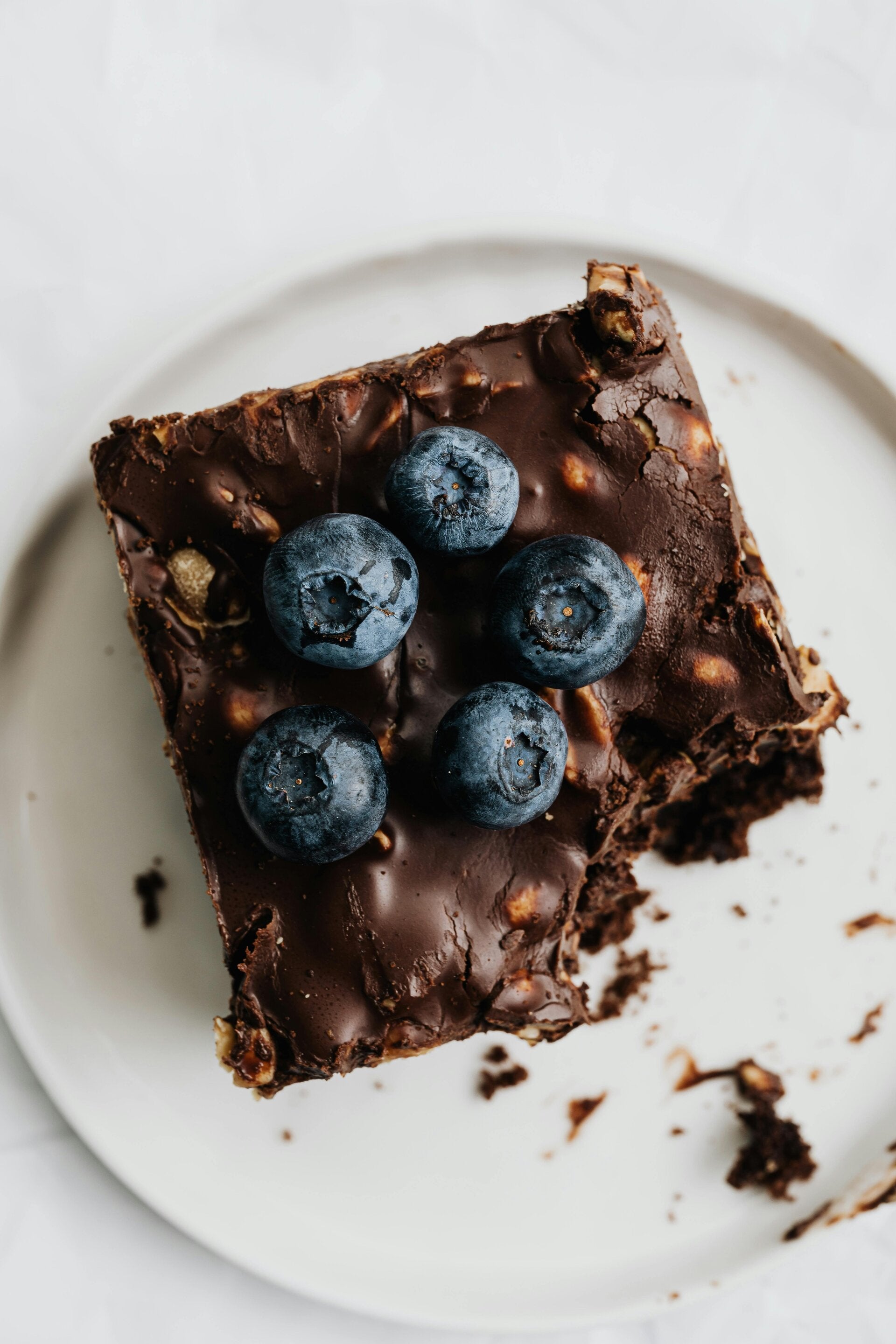 Homemade Vegan Dark Chocolate Cranberry Granola Bars, a perfect snack choice for cannabis edibles and Stoner Strategies readers