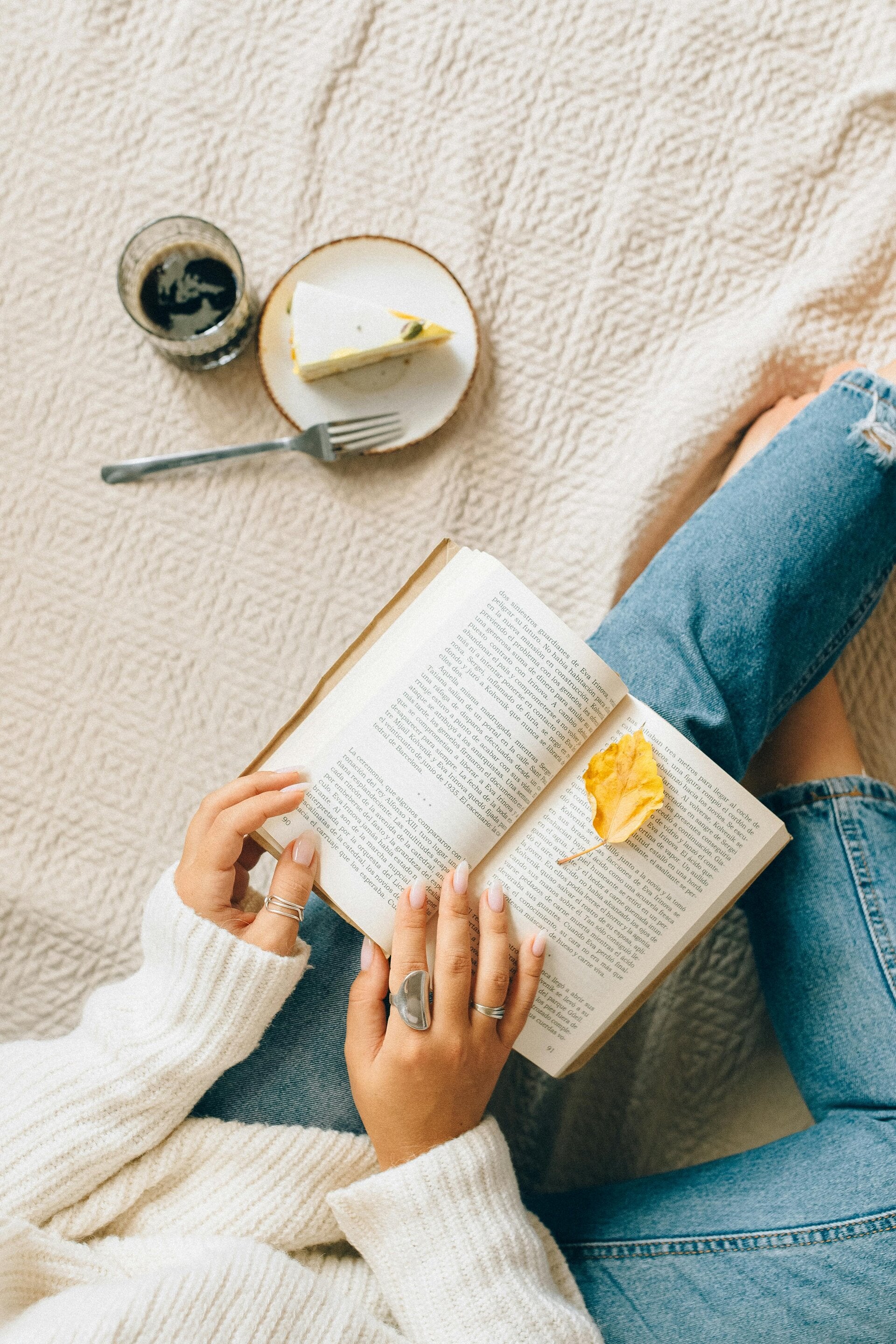 Vrouw die leest.