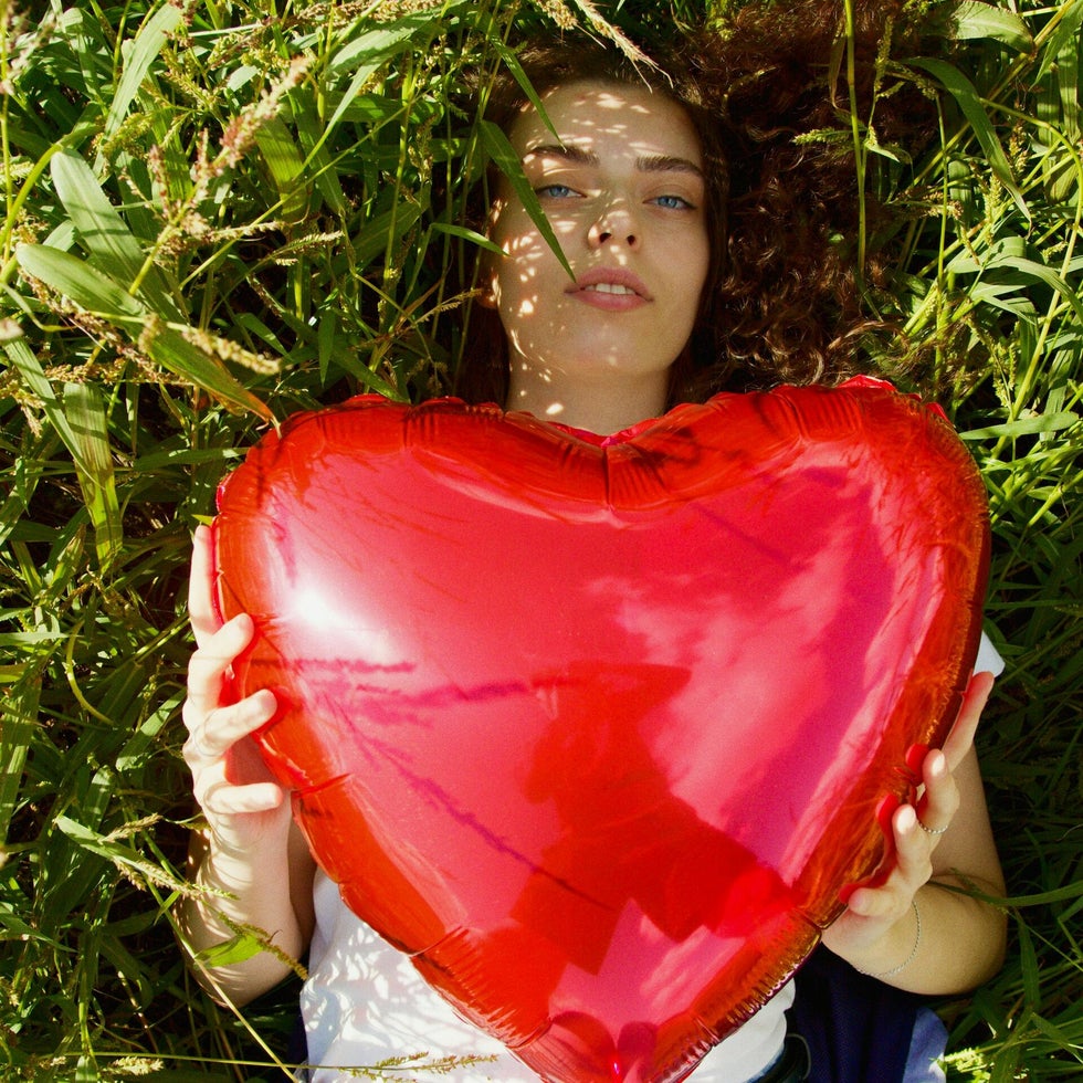Foto Artem Podrez vrouw ballonhart Missnienox poëzie