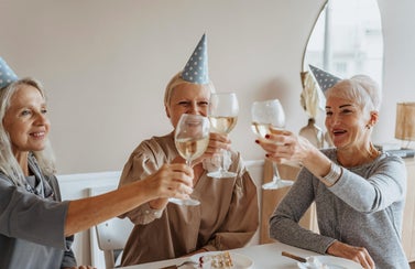 Welkom op de pagina van allerleileuks.nl waar je prachtige wenskaarten kunt vinden voor als je iets te vieren heb!