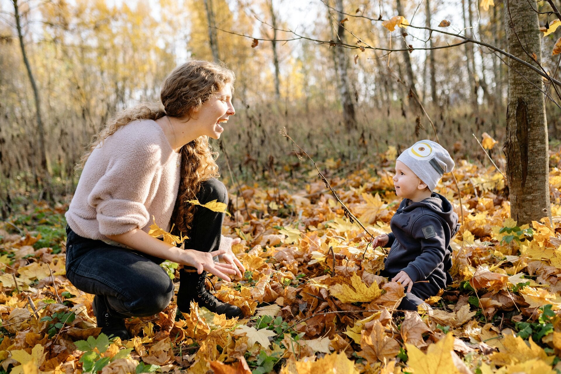 Familie Montessori Outdoor Aktivitäten - gemeinsam Natur entdecken, pädagogische Spiele Kinder
