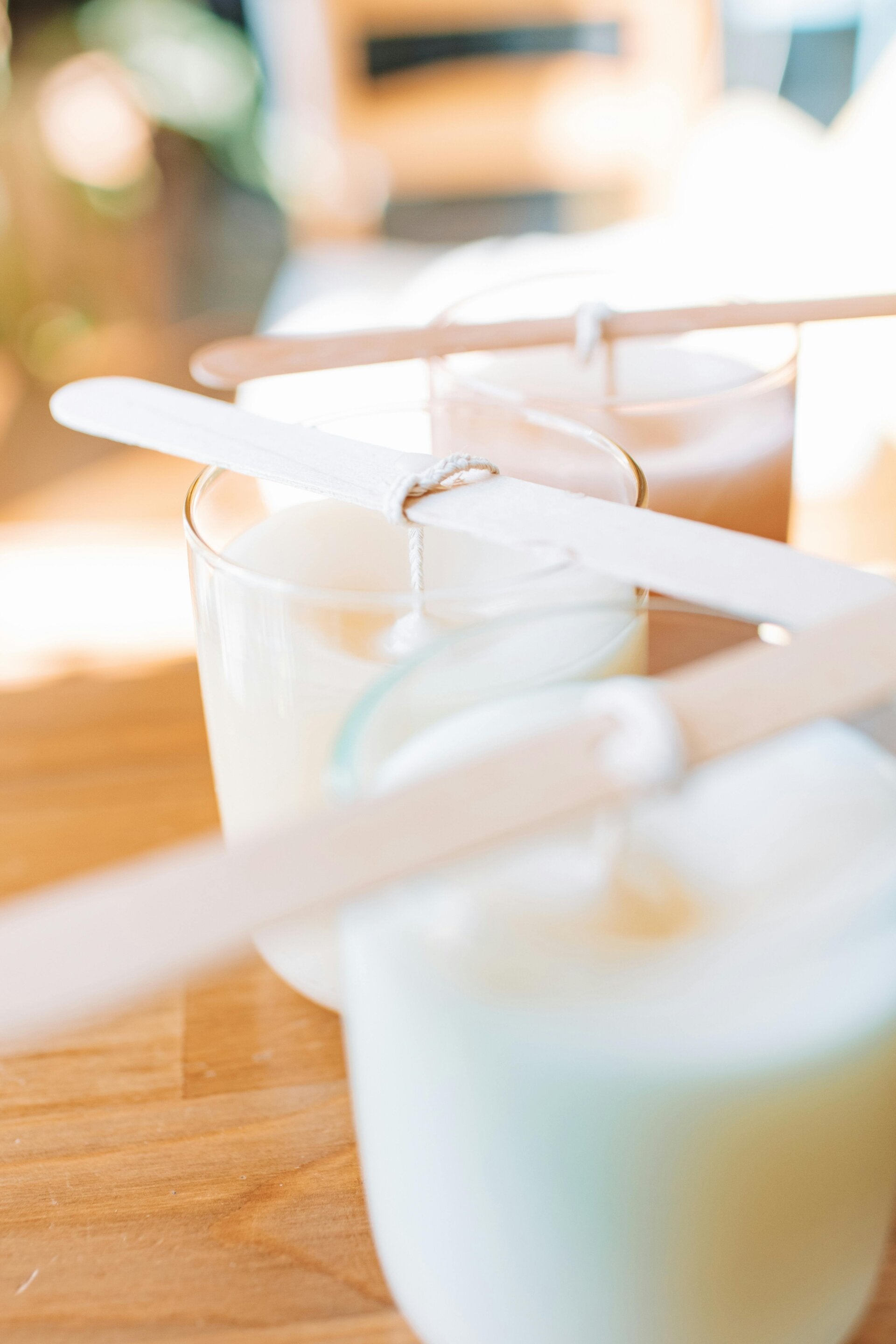 kaarsen uitharden met behulp van lontstokjes