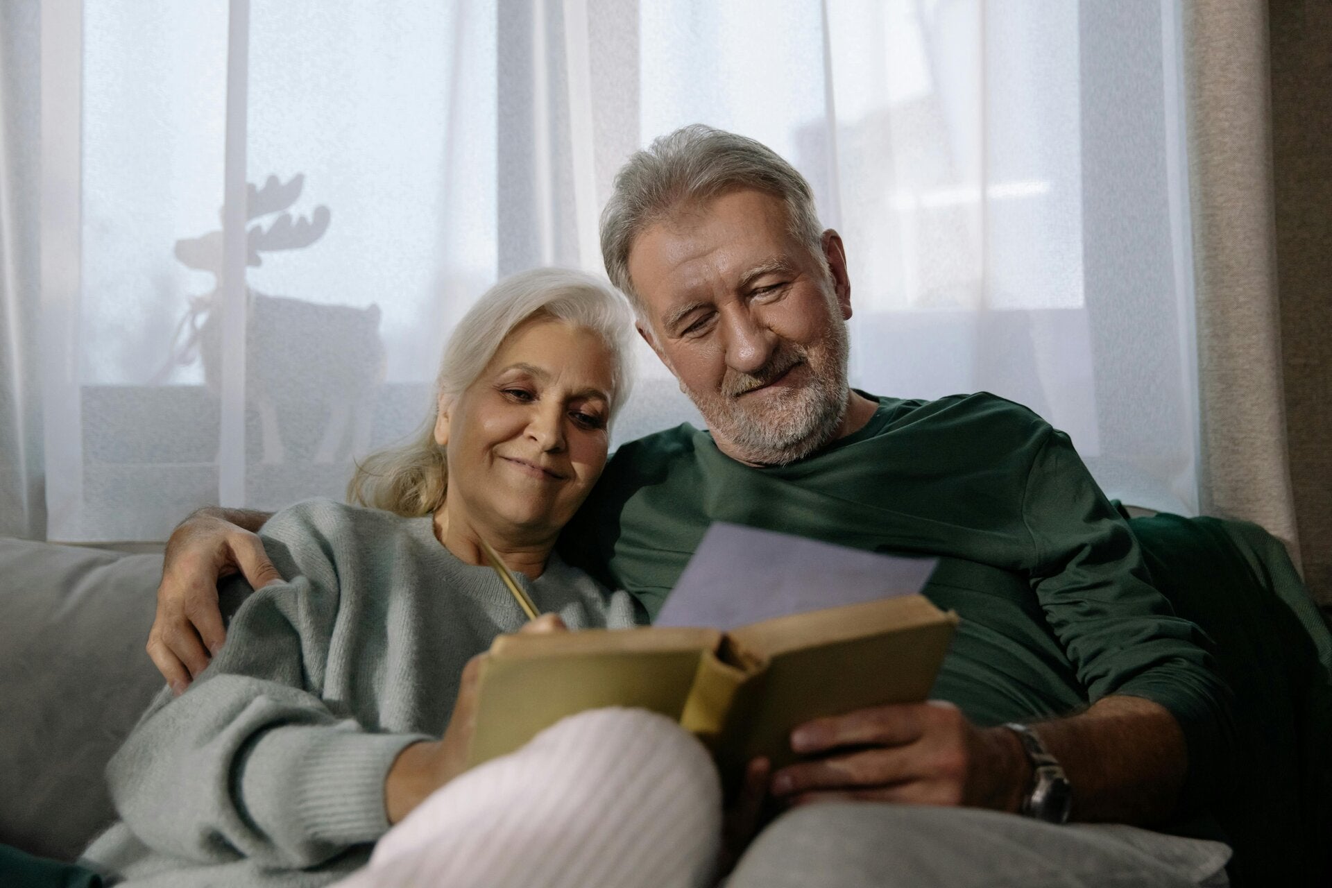 over forties who have meet and are together on date room
