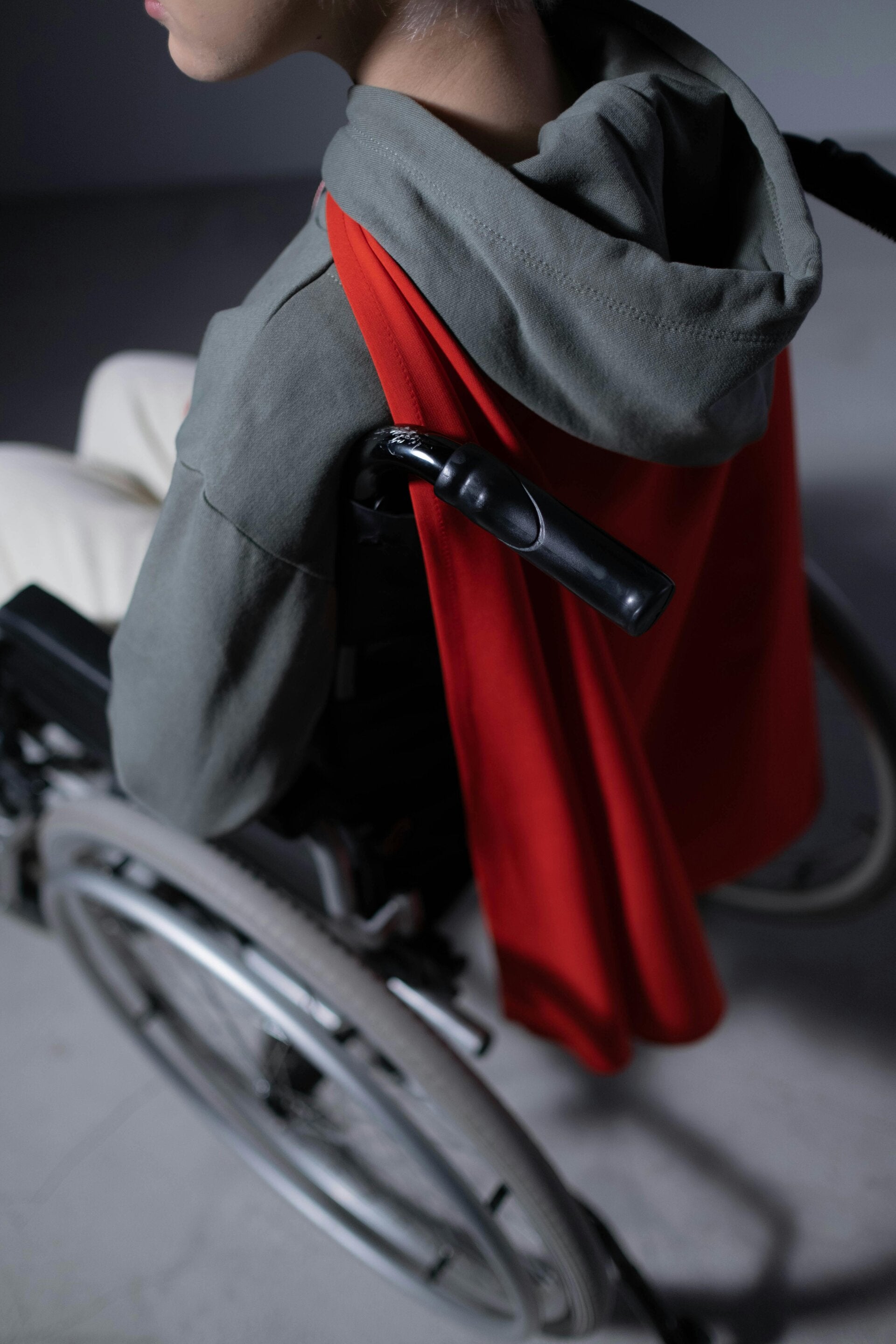 safe manual handling of people in wheelchairs