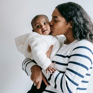 maman et bébé bisou