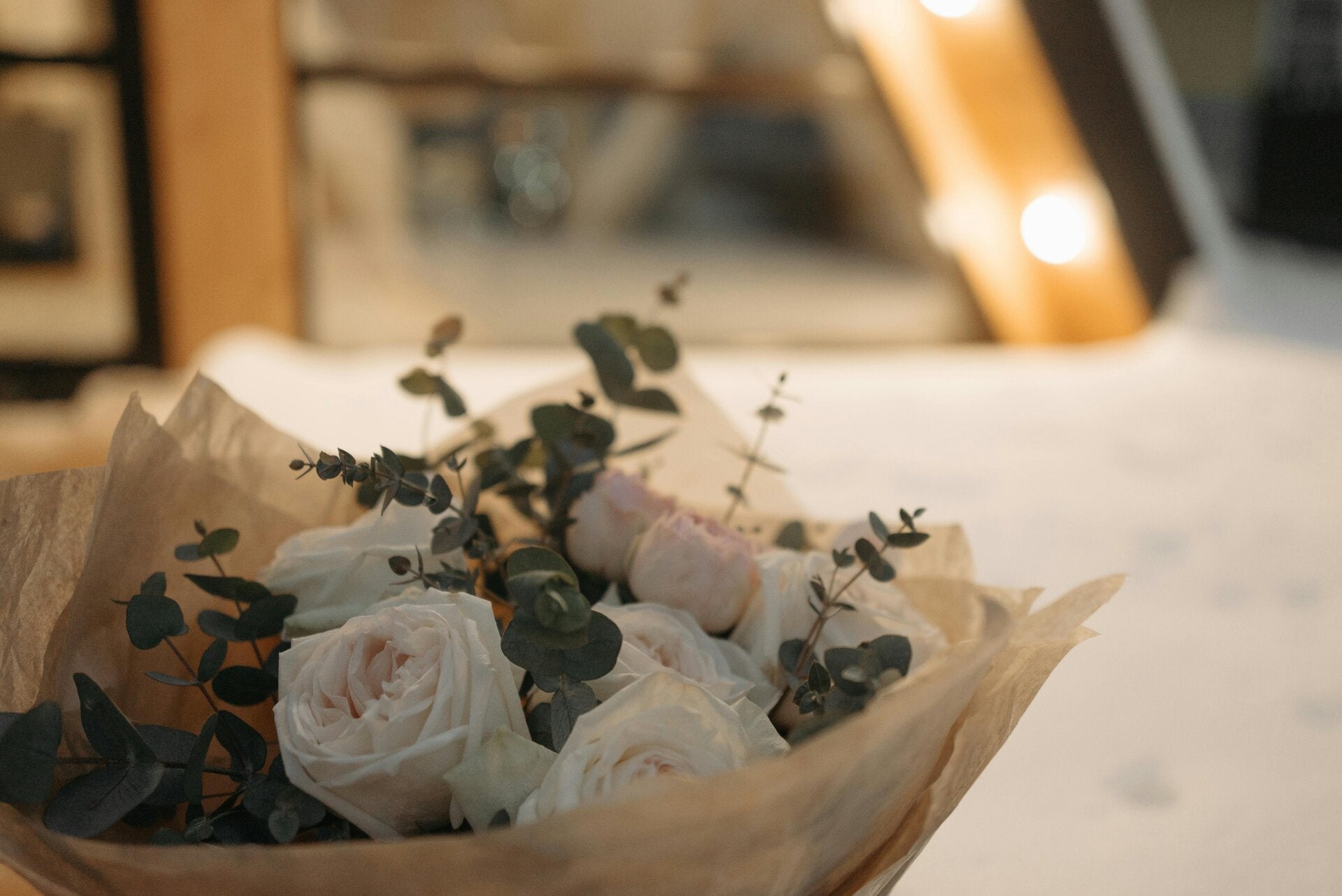 hochsensible Frauen, Hochsensibilität Magazin, Frauengesundheit, Rituale, Achtsamkeit, Bücherempfehlung, Frauenwissen, Selbstfürsorge, Inspiration, weibliche Stärke, Praxis Liebenswert