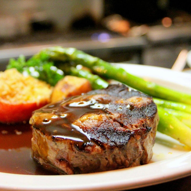 Steak met asperges bij Brasserie Reinaert