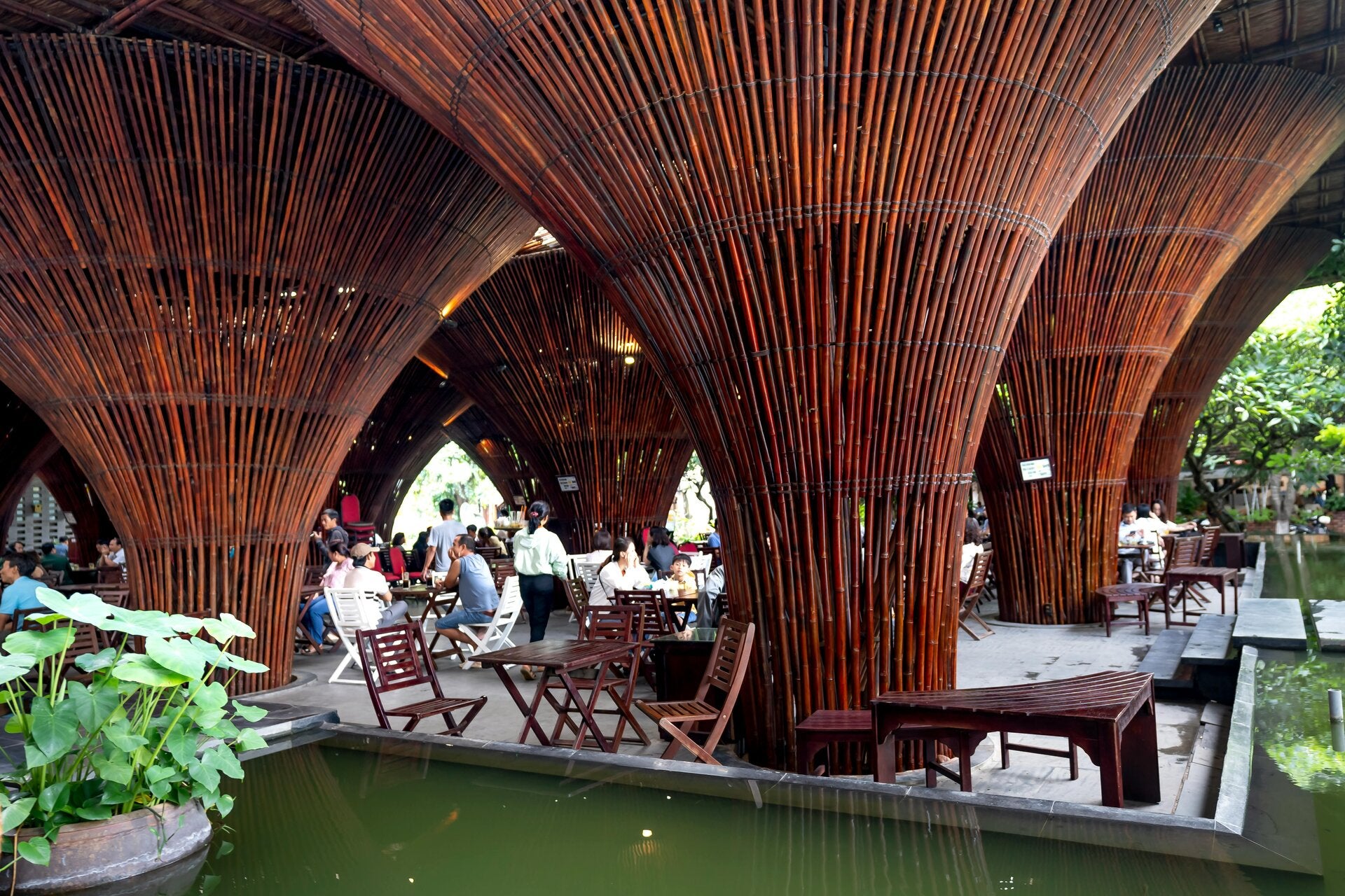 Habillage de poteaux en bambou