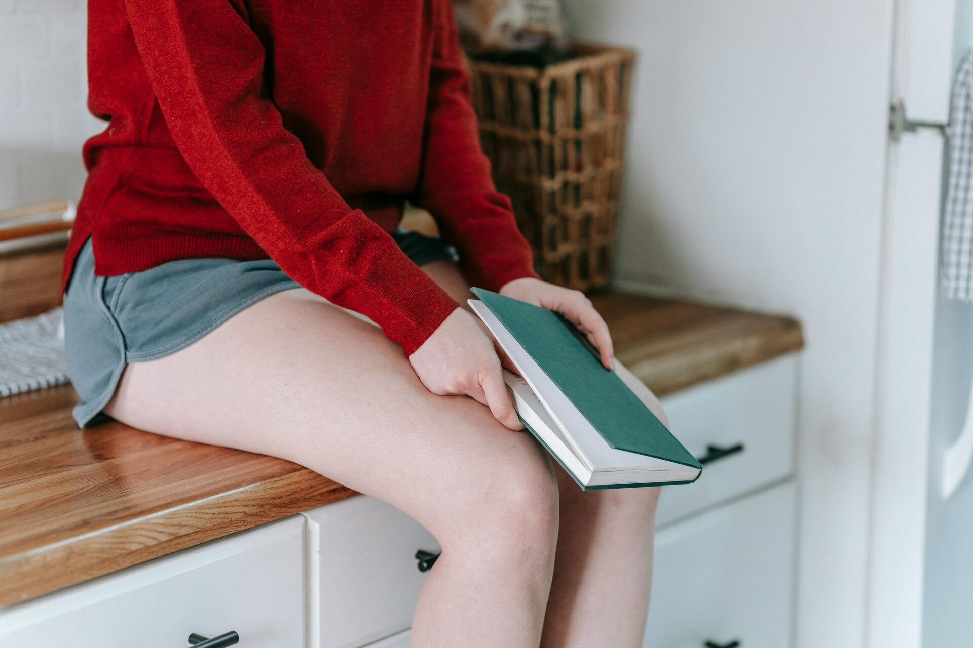 Vrouw met boek.