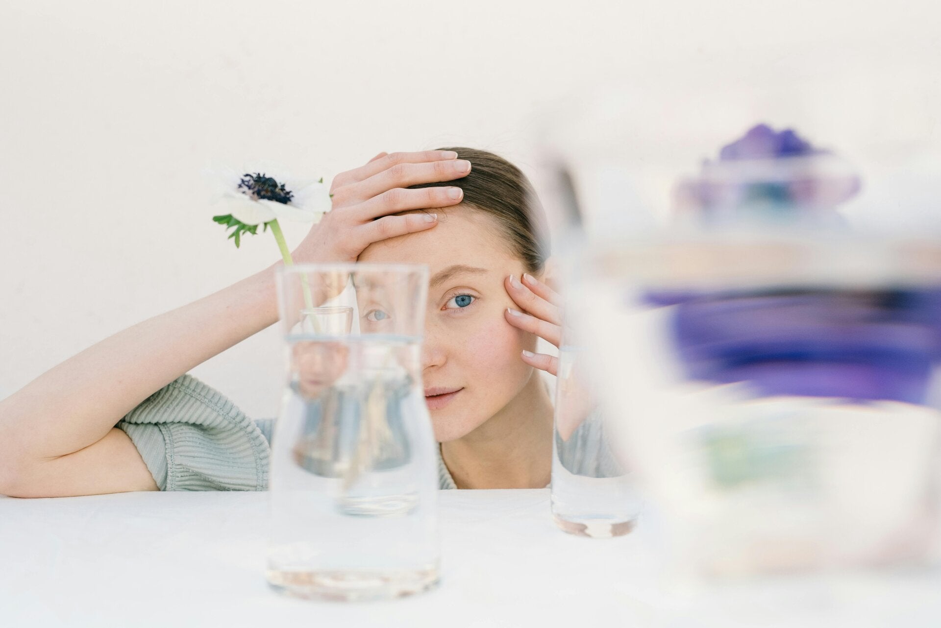 Handy in der Hand, Kopf im Chaos? Willkommen im Club! Du willst dich hinsetzen und „nur kurz“ für die Mathearbeit lernen. Zwei Sekunden später: Ping! – neue Nachricht. Dann bzzz – jemand liked dein Foto. Und schwupps, 45 Minuten später scrollst du dich du