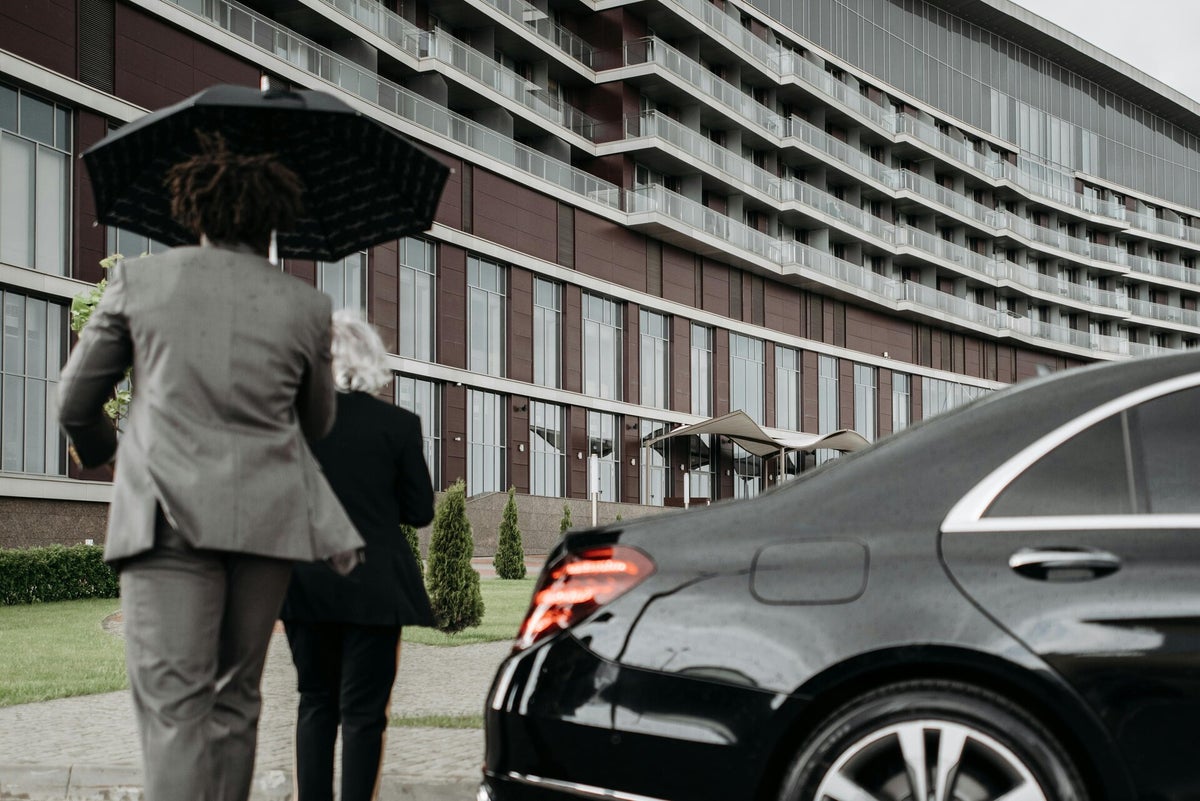 SIMZ LUXURY SHUTTLE