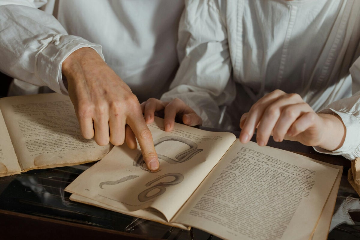 Research & Lookups | Echoing Memories