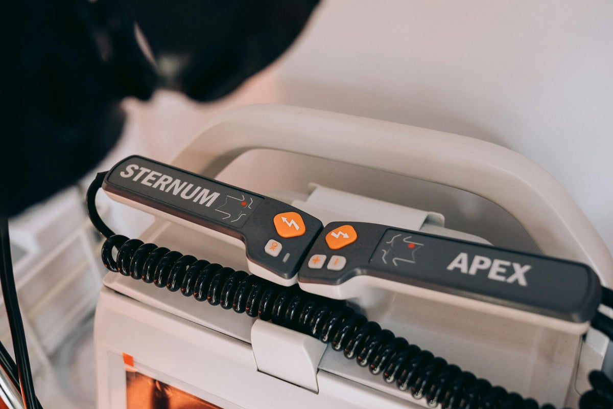 defibrillator inspection