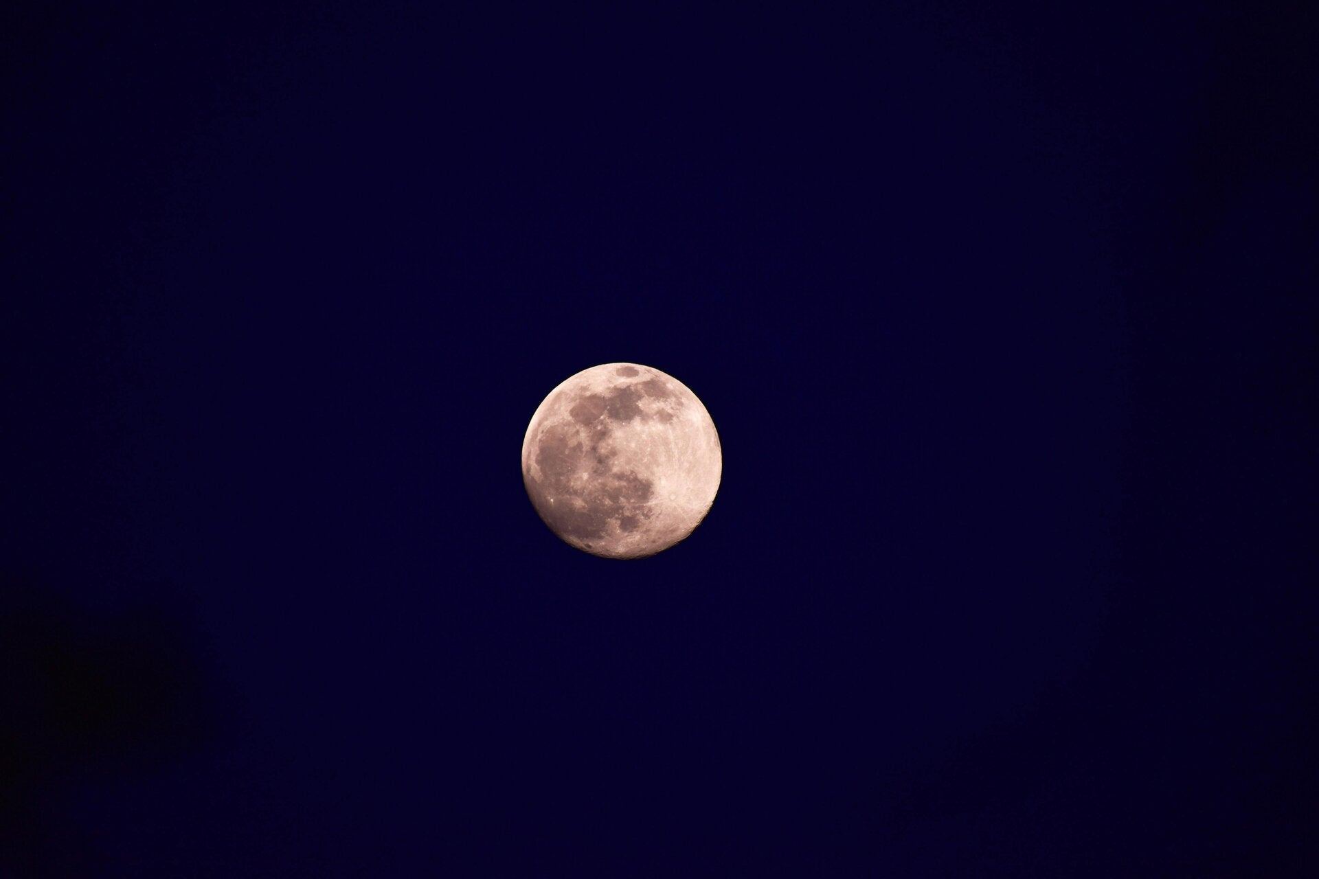 Stiller Raum zur Nervensystem-Regulation nachts, Quiet Room NightEdition