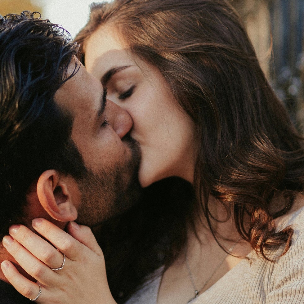 Foto Pelageia Zelenina kussend liefdeskoppel Missnienox poëzie