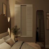 bedroom-integrated-blinds-closed-traffic-white-76mm-slats-scaled-standard-i7zl6a.jpg