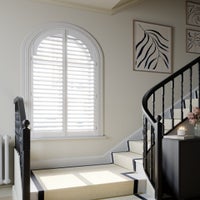 landing-full-height-arch-vivid-white-76mm-slats-scaled-standard-vrf35y.jpg