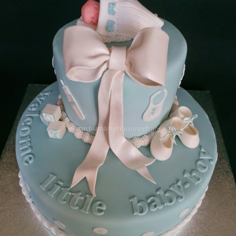 Baby taart boy april 2015. Taarten zijn gevuld met aardbei roomcreme en bavarois.