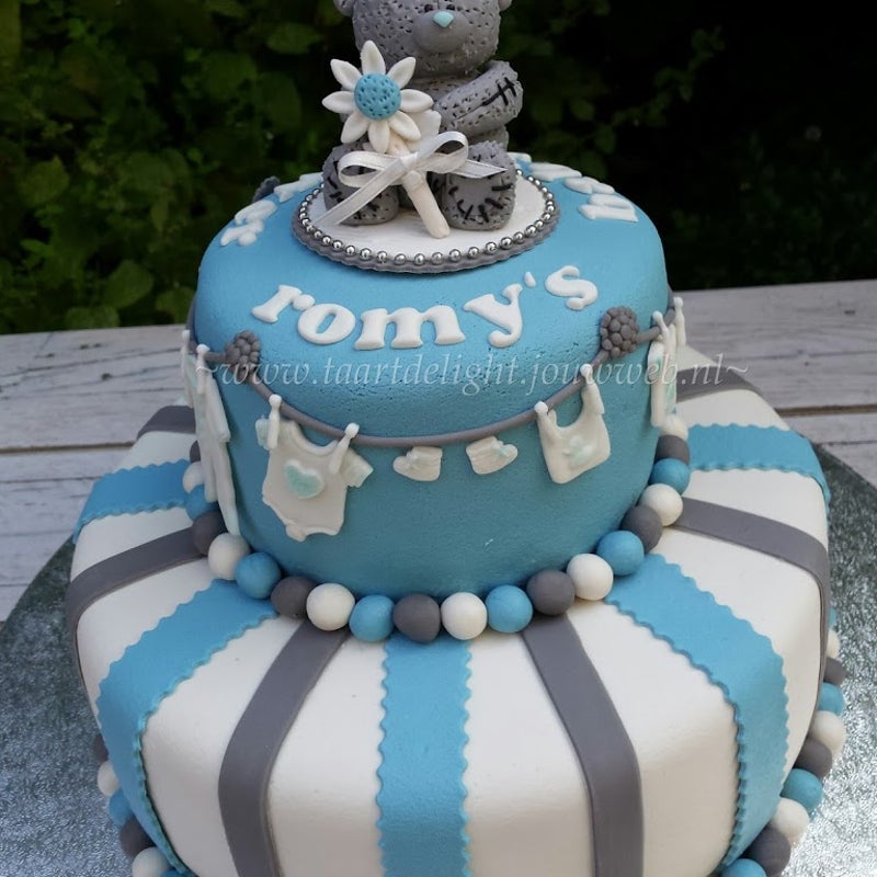 Taart babyshower met `me to you` beertje.jpg