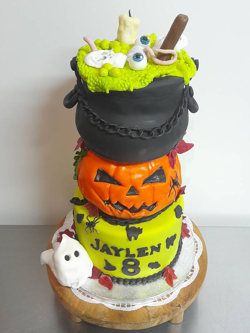 01halloweenstapeltaart.jpg