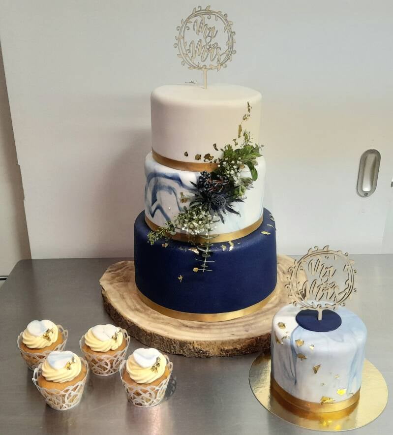 02-bruidstaartblauwwit.jpg