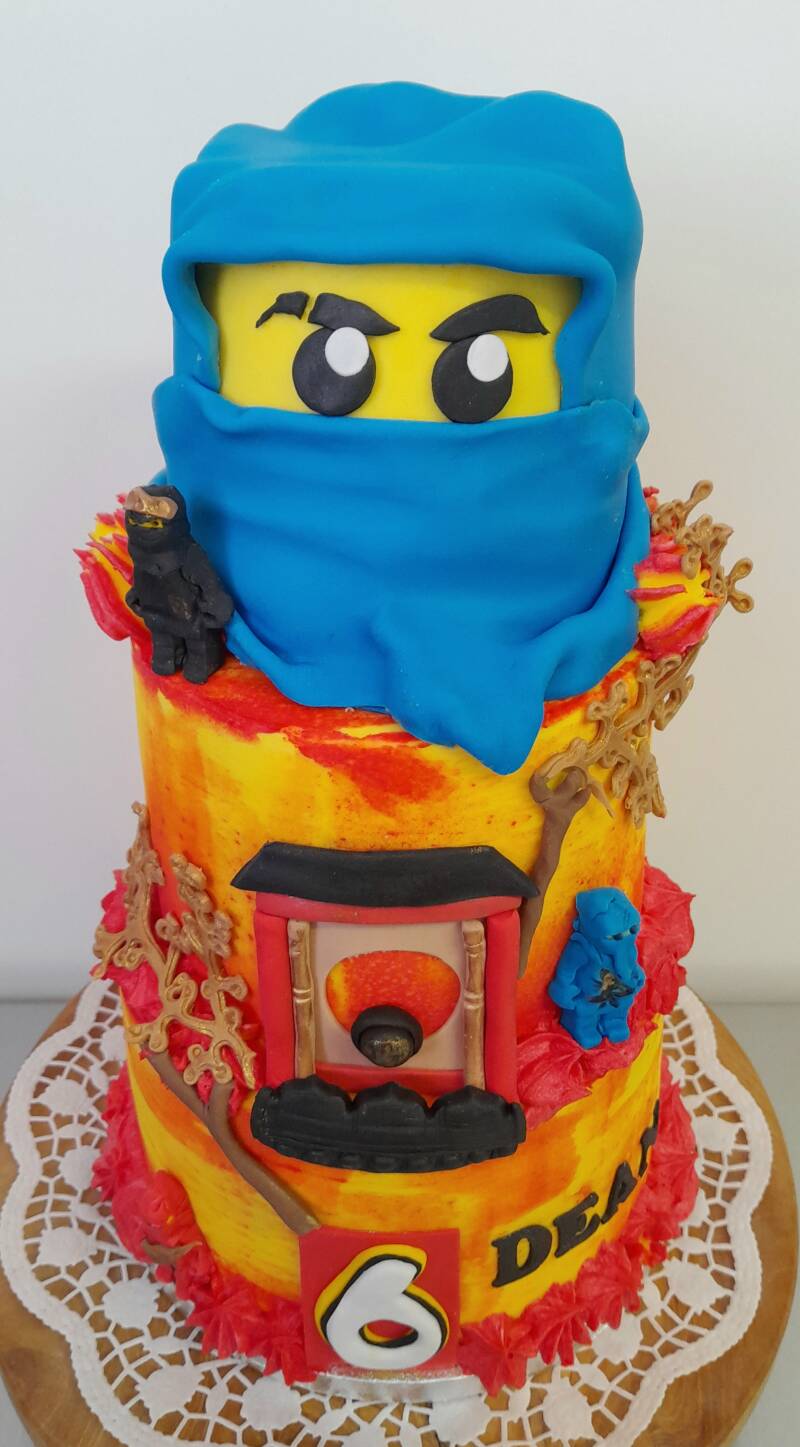 02-legoninjagostapeltaart.jpg