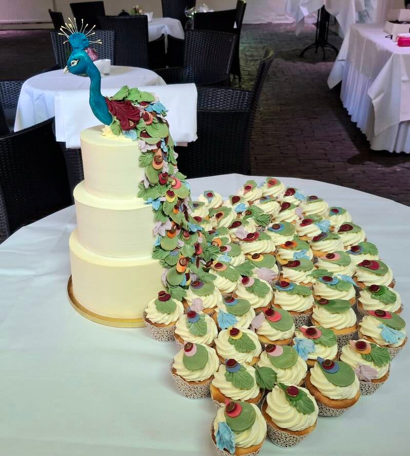 05-bruidstaart-cupcakes-pauw-standard.jpg