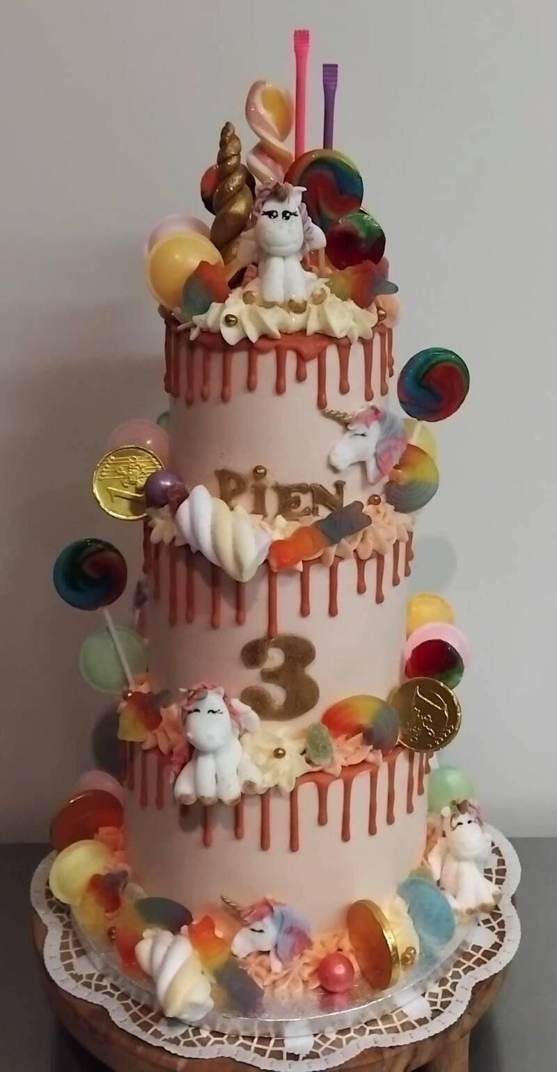 10-unicorn-snoepjes-dripcake-standard.jpg