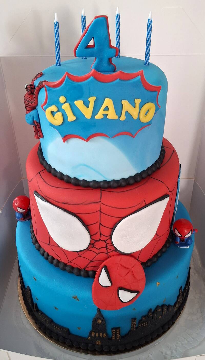 13-spiderman-taart-standard.jpg