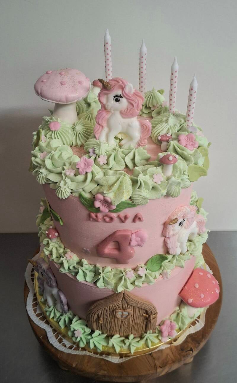 158-unicorn-sprookjes-taart-standard.jpg