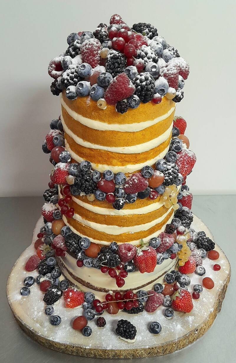 16bruidstaartnakedcakeversfruit.jpg