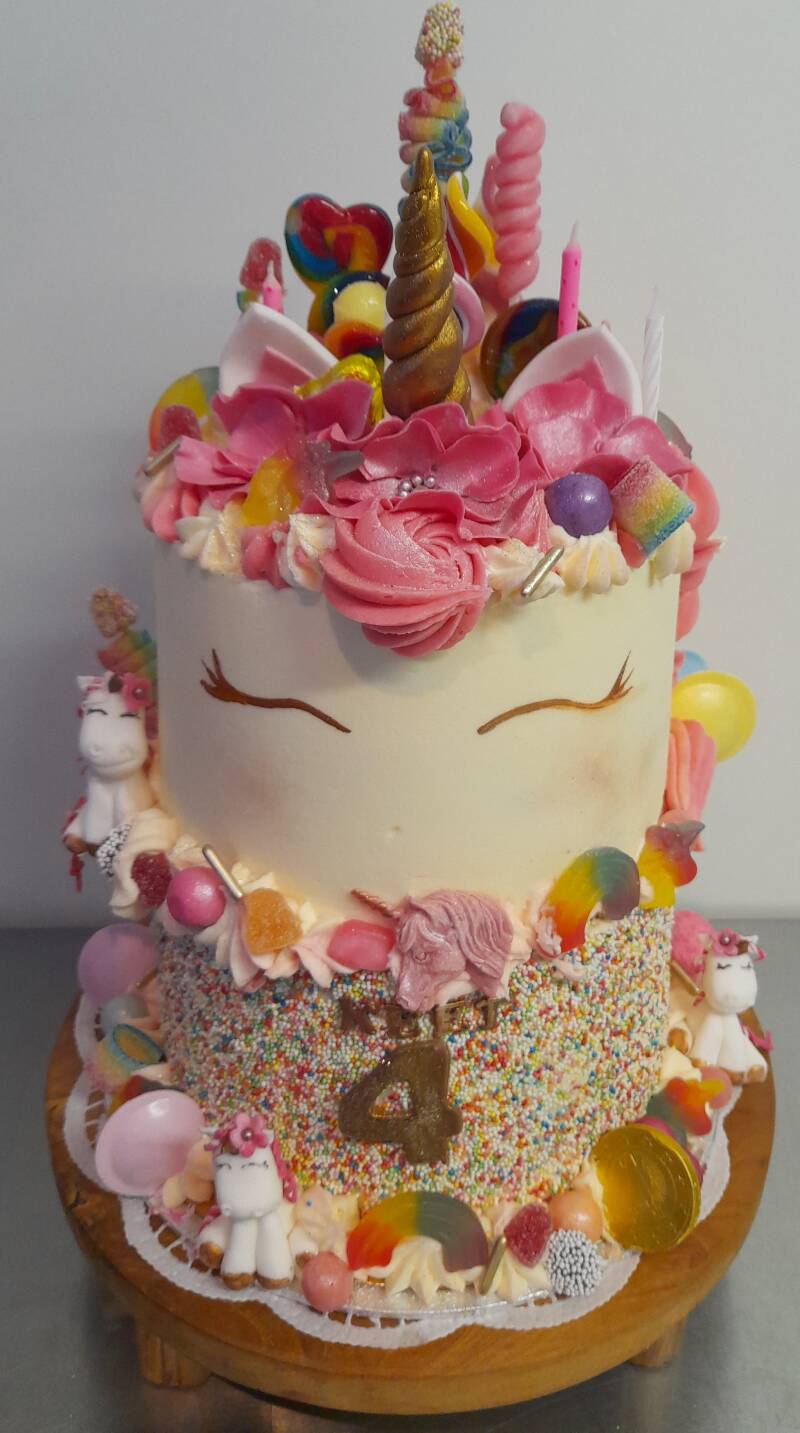 19unicornsnoepjesregenboogtaart.jpg