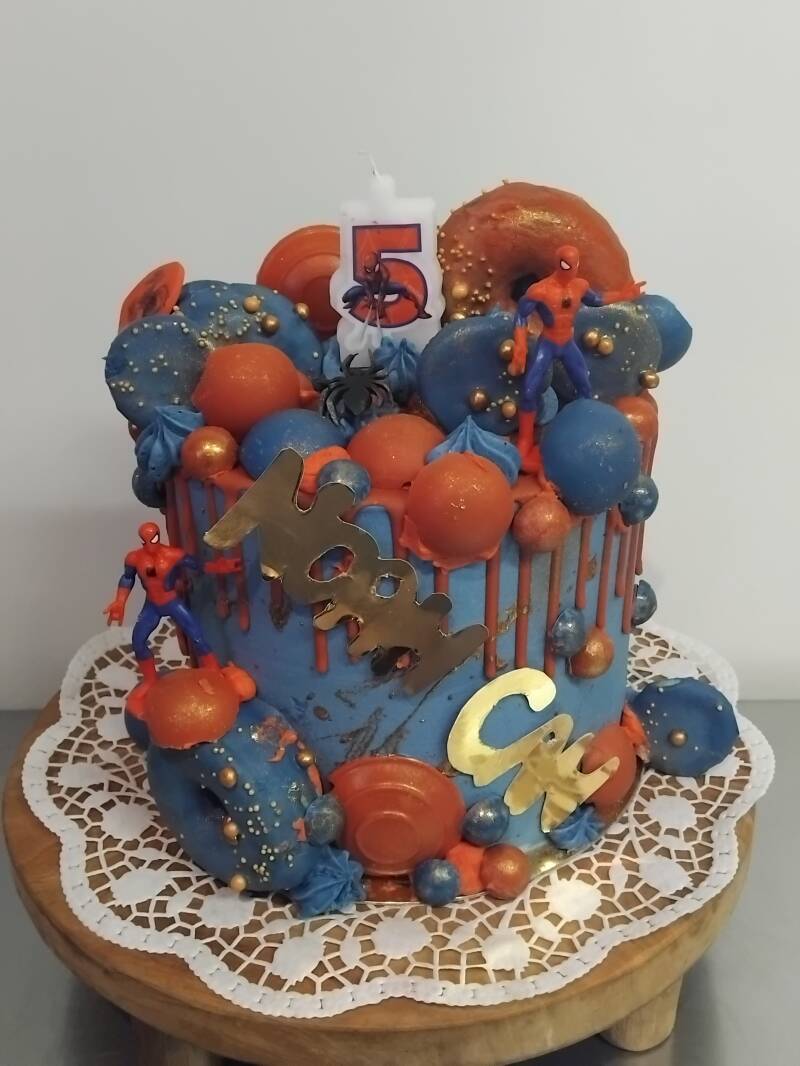 2-spiderman-taart-standard.jpg