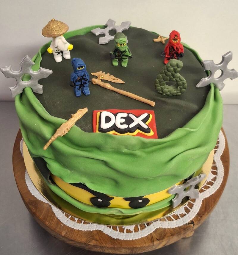 24-lego-ninjago-taart-standard.jpg