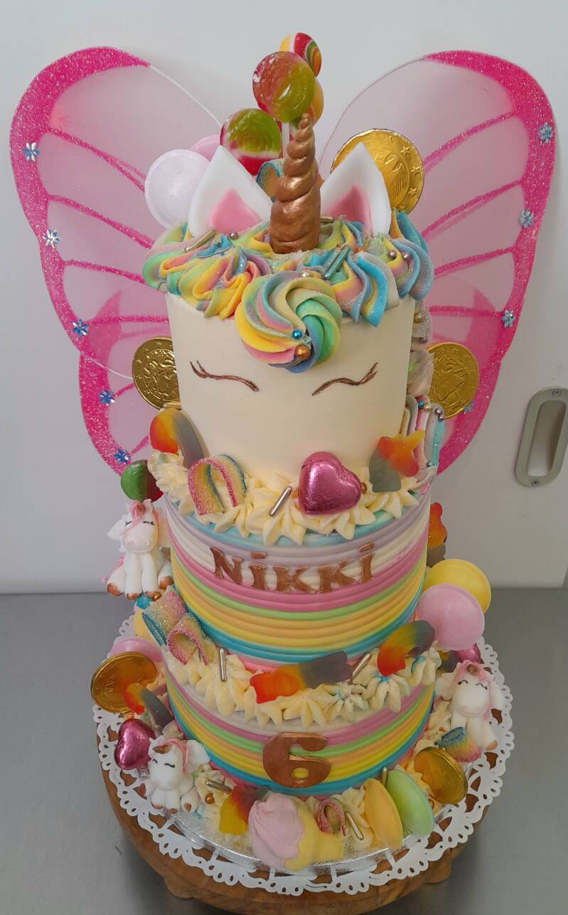 28-unicorn-snoepjes-taart-standard.jpg